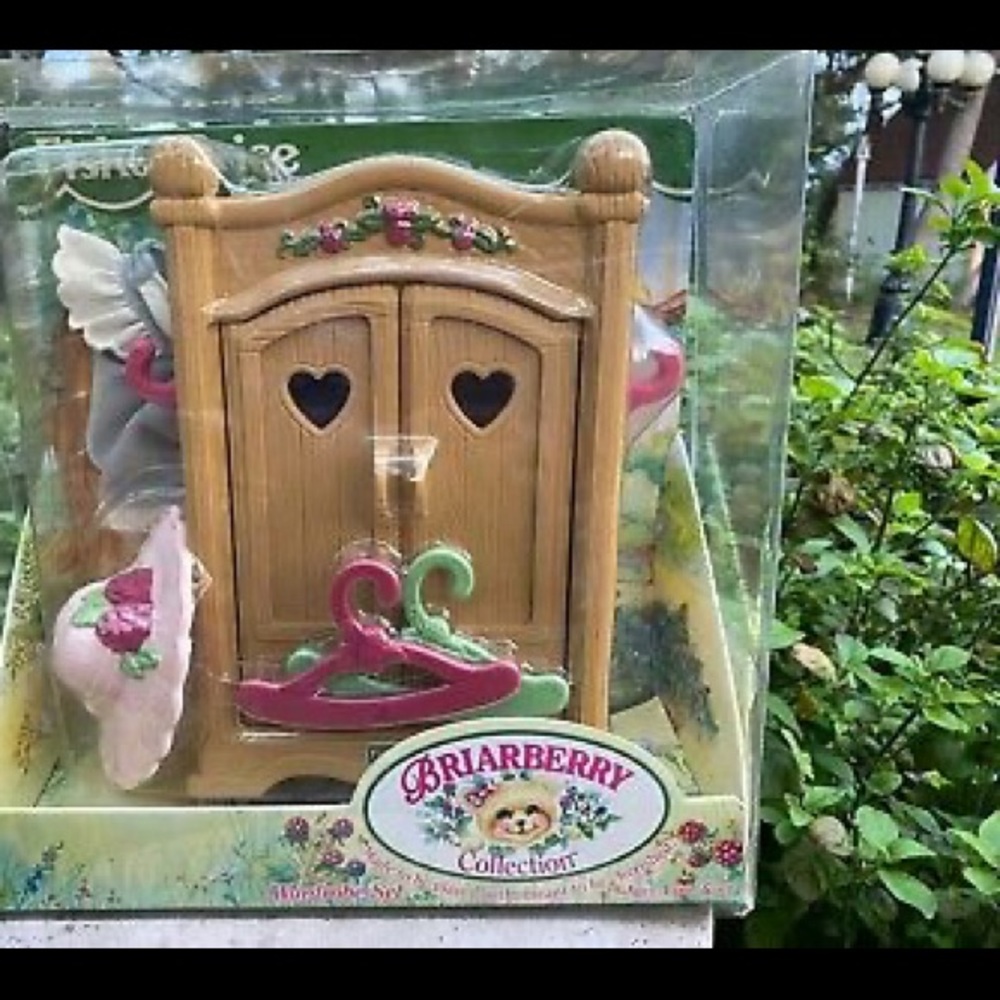 Briarberry Wardrobe Set